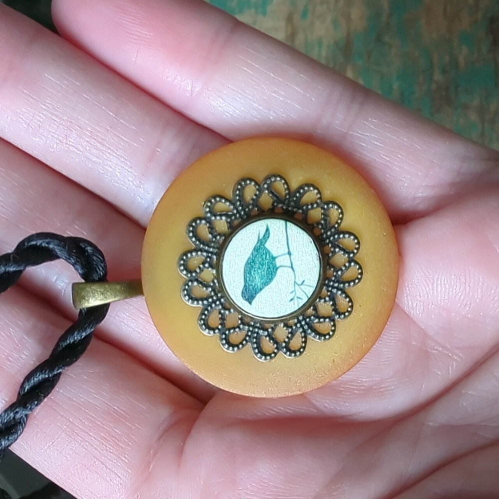 WHIMSY HOUSE I NWT Upcycled Vintage Button Bird Pendant Necklace